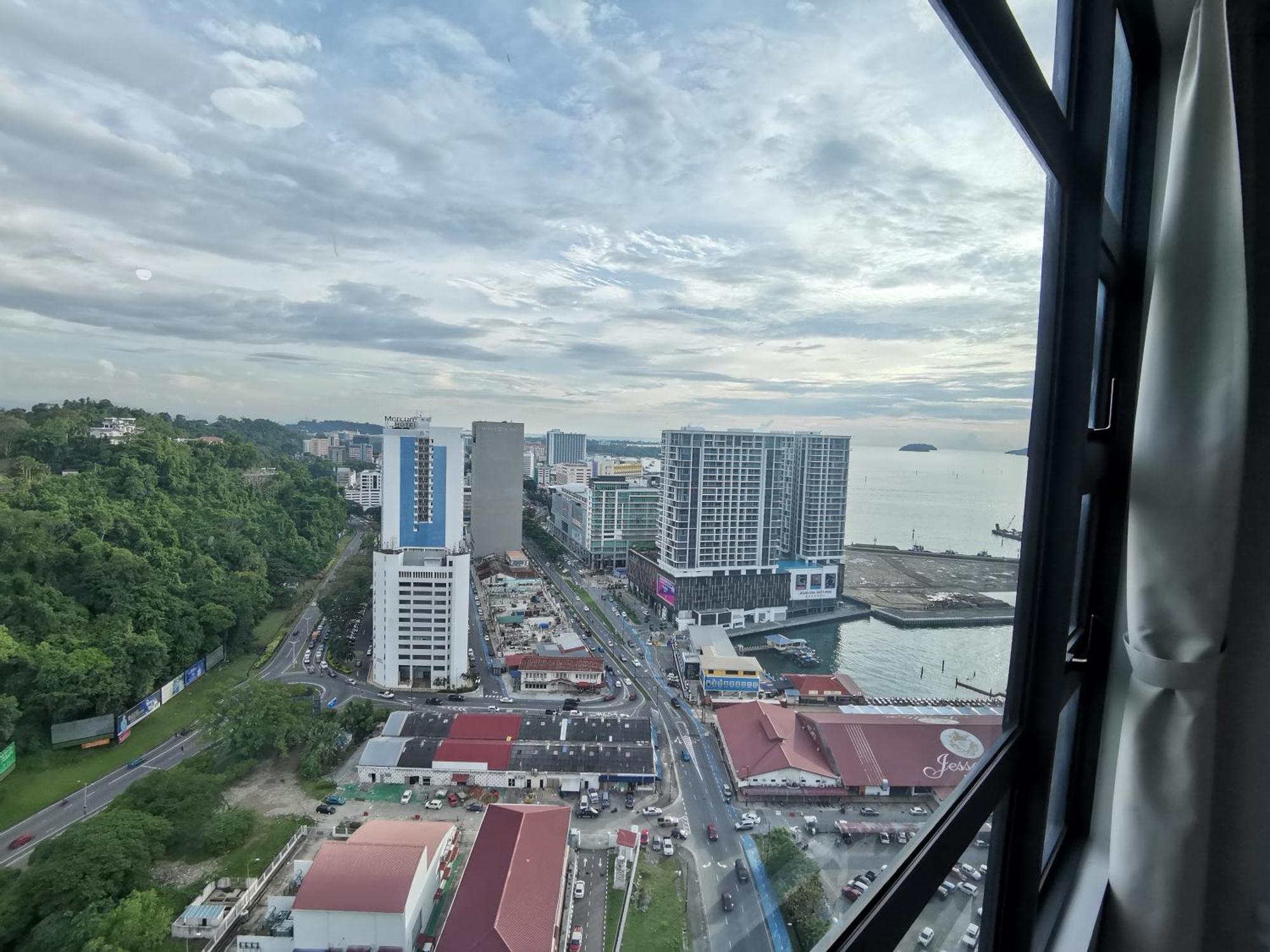 Jesselton Quay Suites Kota Kinabalu Exterior photo